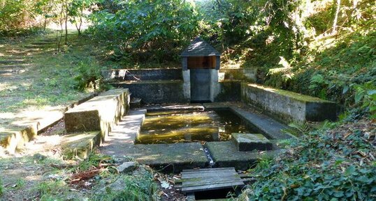 Fontaine et lavoir de Kergadec - COMBRIT