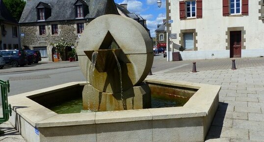 Fontaine place de la Résistance - Josselin