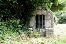 Fontaine et lavoir de la rue de Pen Er Men à Arradon