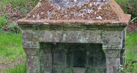 Fontaine de la Trinité - CALAN