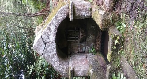 Fontaine Saint Julien (Guilligomarch)