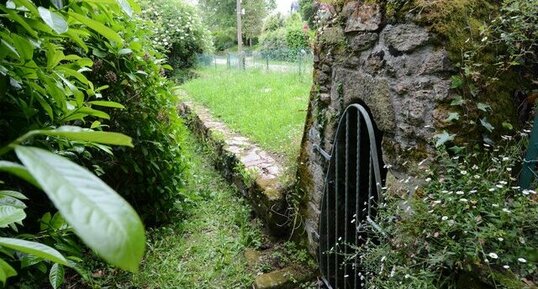 Fontaine et lavoir du Raquer à Arradon