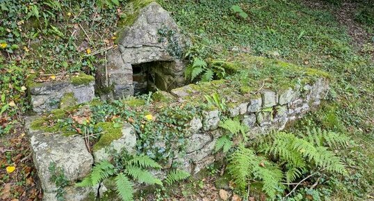 Fontaine lavoir de Kerguéréon, LANVEOC